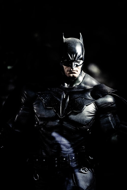 电影《奥本海默》官方海报，原子弹爆炸的抽象艺术表现