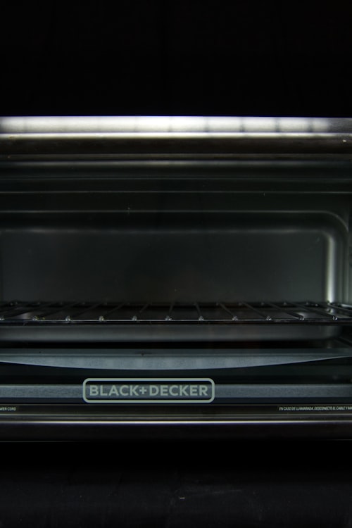 动画电影《蜘蛛侠：纵横宇宙》艺术海报，多重宇宙视觉特效